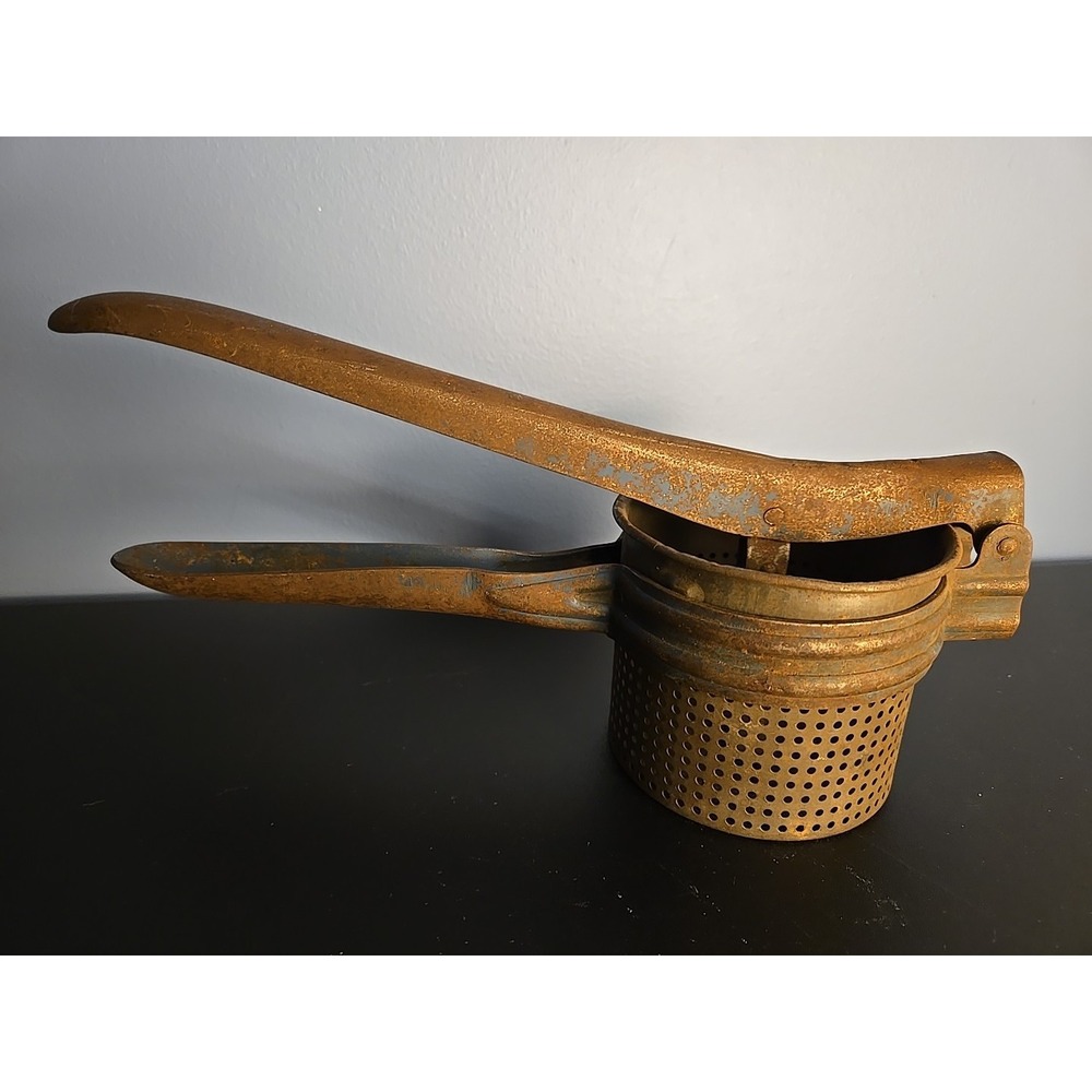 Antique‎ Cast Iron Potato Ricer Masher Steel Strainer Cup Press Vintage Rusted